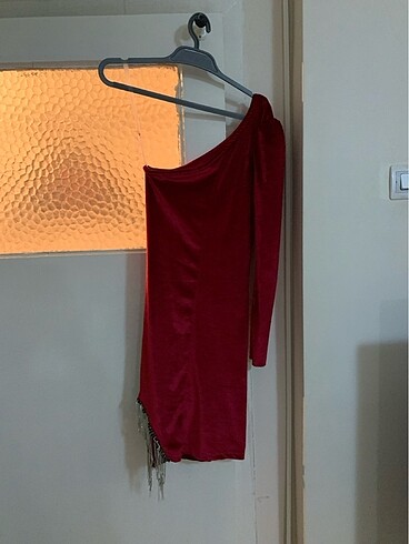 Kırmızı elbise - Görsel 2
