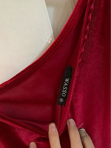 Kırmızı elbise - Görsel 4