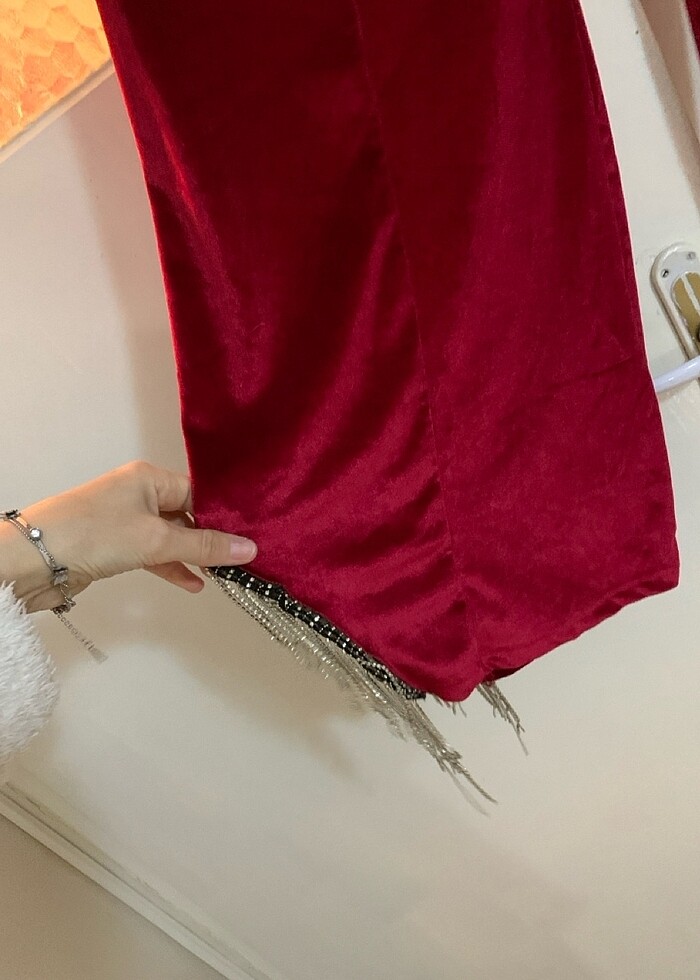 Kırmızı elbise - Görsel 3