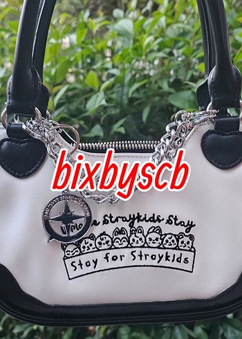 Tokalı Beyaz Rock Punk Kadın Çapraz Çanta