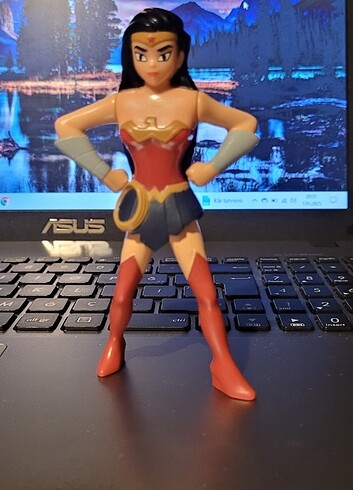  Beden Troll Wonder women figür