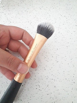 RealTechniques Expert Face Brush