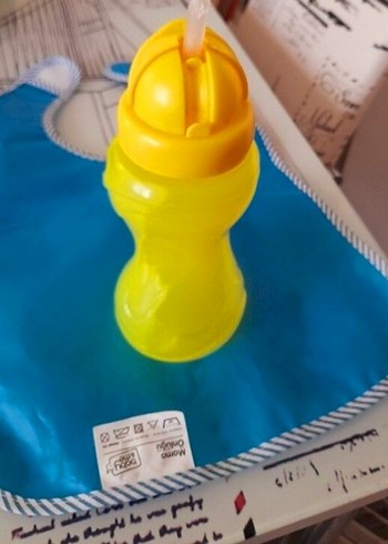 Sarı Bebek Biberonu ve önlük - Görsel 2