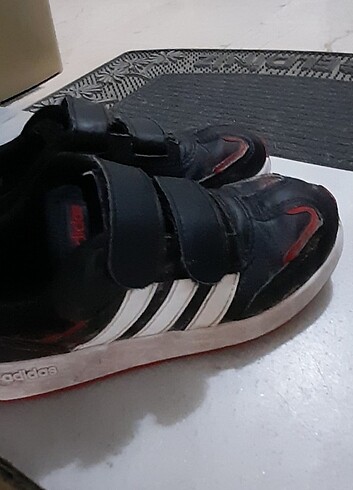 Adidas spor ayakkabı 