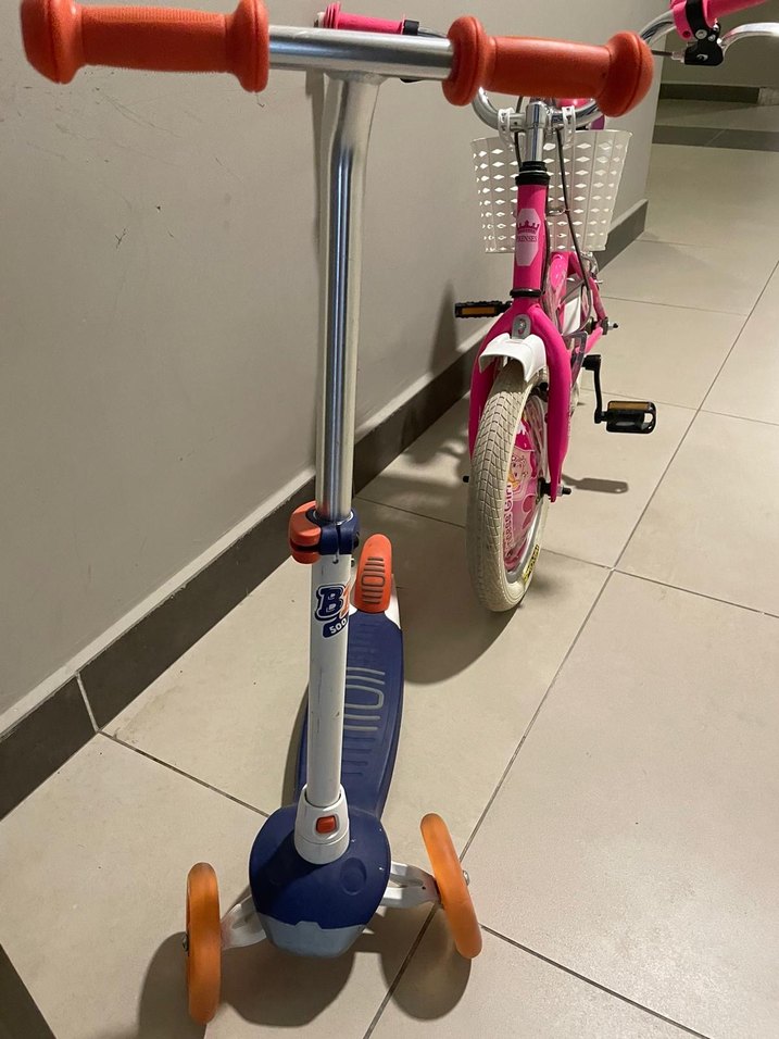 Çocuklar için 3 tekerlekli turuncu renkli scooter Btwin 8100 - Görsel 3