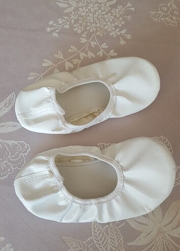 Çocuk jimnastik mayosu ve ayakkabısı - Görsel 3