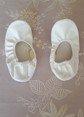 Çocuk jimnastik mayosu ve ayakkabısı - Görsel 4