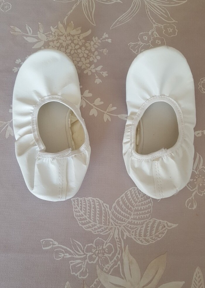 Çocuk jimnastik mayosu ve ayakkabısı  - Görsel 4