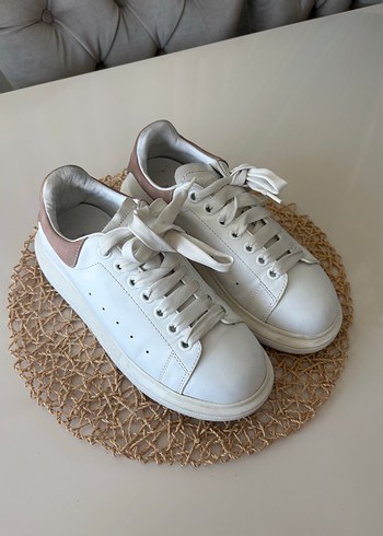 Alexander McQueen Alexander McQueen Beyaz Kadın Deri Sneaker