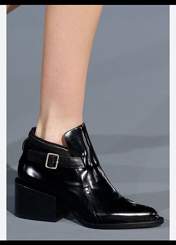 Alexander Wang bot 