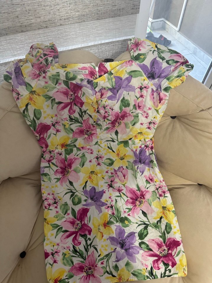 Çiçek Desenli, Askısız, Düğmeli Kız Elbisesi - Görsel 3