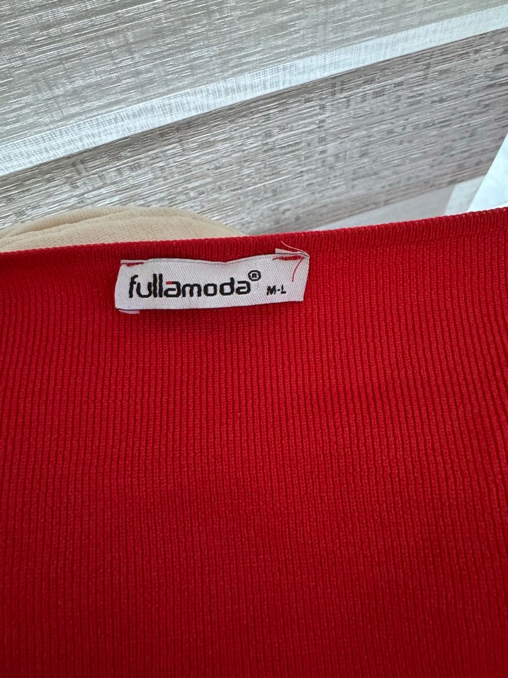 Düğmeli Kırmızı Yüksek Yakalı Kadın Kazak - Görsel 4