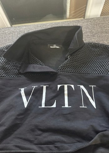 Siyah V Yaka Kadın Spor Tişörtü Velcro Detaylı - Görsel 5