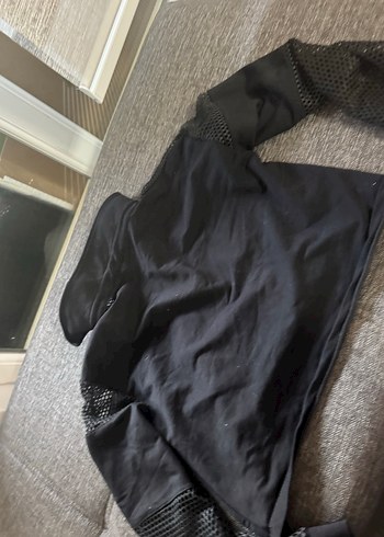 Siyah V Yaka Kadın Spor Tişörtü Velcro Detaylı - Görsel 6