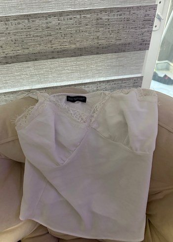 Dantel Detaylı Beyaz V Yakalı Kadın Atlet - Görsel 5