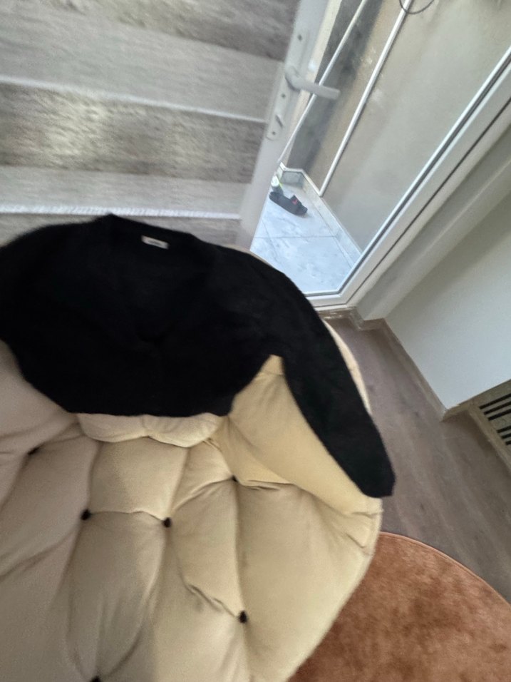 Siyah Düğmeli Yün Midi Hırka - Görsel 4