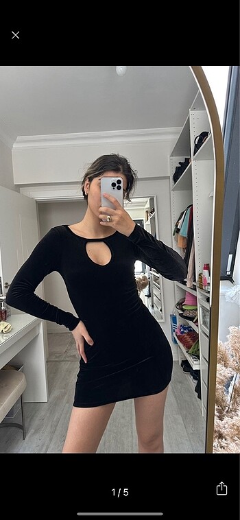 Siyah Kadife Mini Gece Elbisesi
