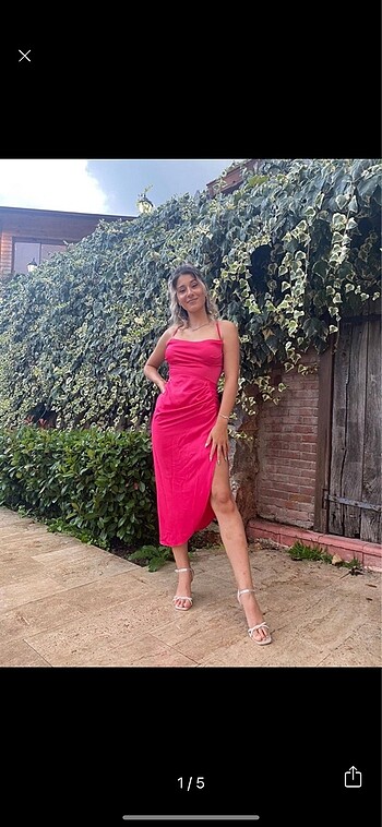 Pembe Yırtmaçlı Sırt Dekolteli Abiye Elbise