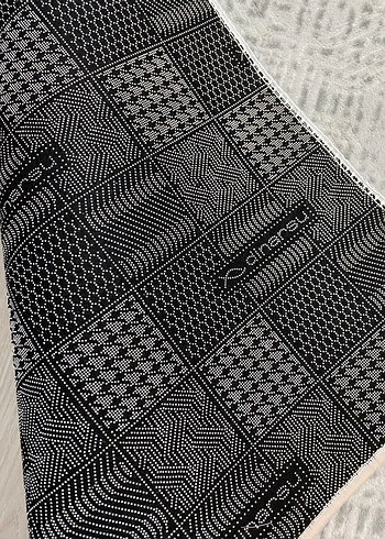 Gri Modern Desenli Halı - Görsel 3