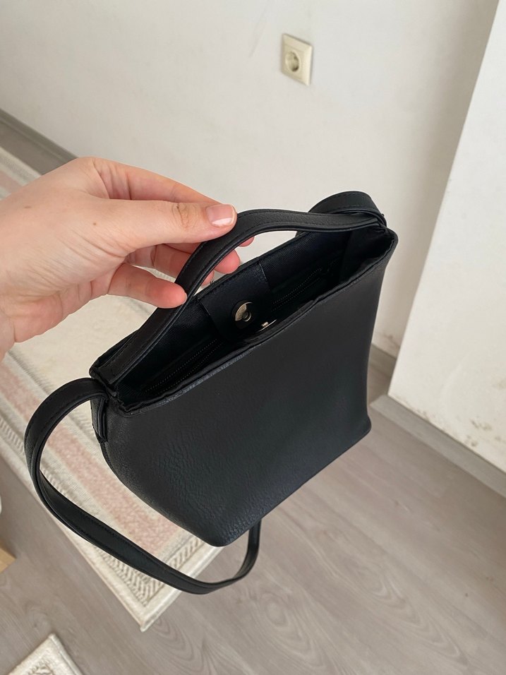 Siyah Deri Minimalist Kadın Çanta - Görsel 2