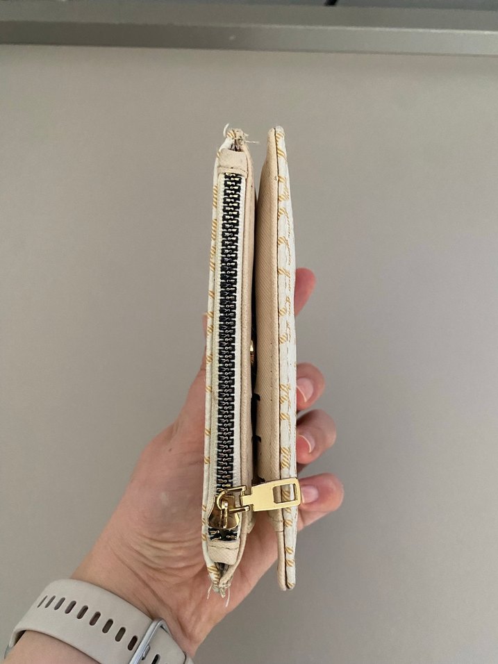 Beyaz Baskılı Deri Fermuarlı Kadın Cüzdanı - Görsel 2