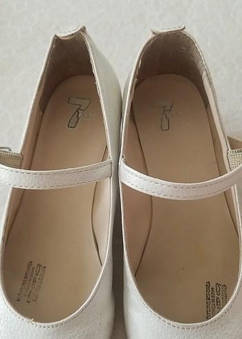 Kız Çocuk Beyaz Tokalı Babet Ayakkabı - Görsel 2