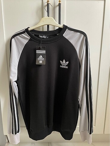 Yeni etiketli sweat