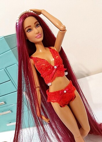 Barbie kırmızı iç çamaşırı