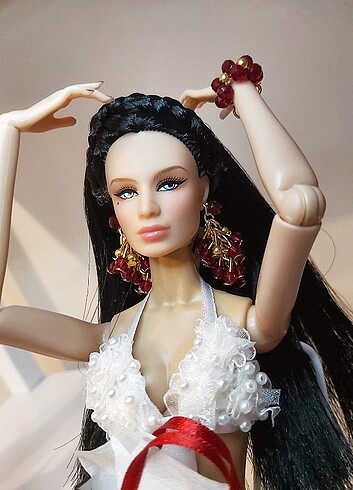 İntegrity barbie kırmızı üzüm küpe