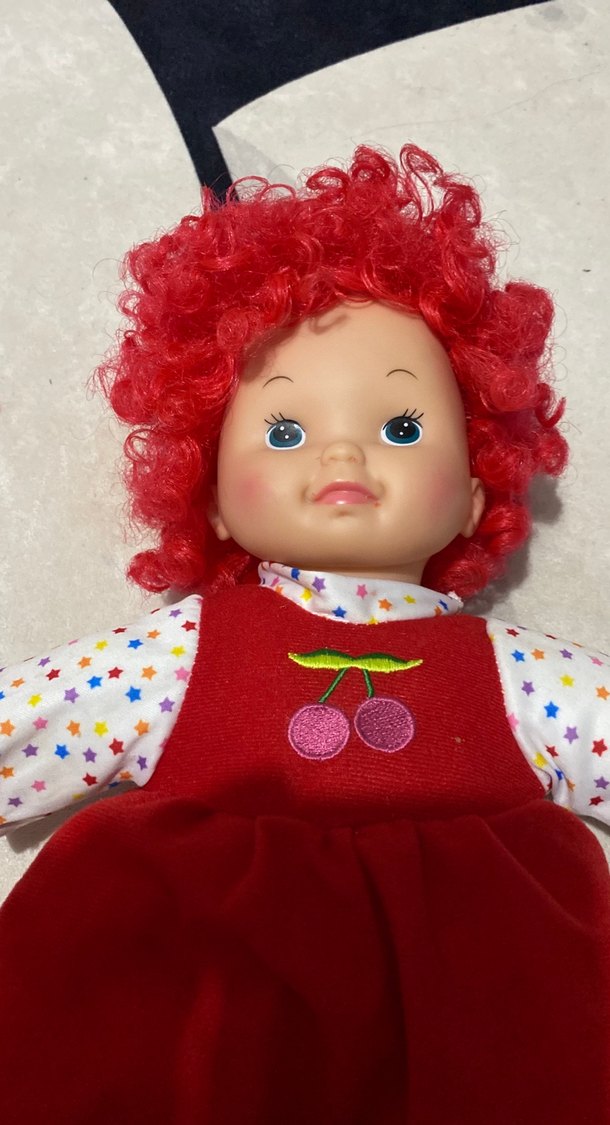 Kırmızı Elbiseli Saçlı Bebek - Görsel 2