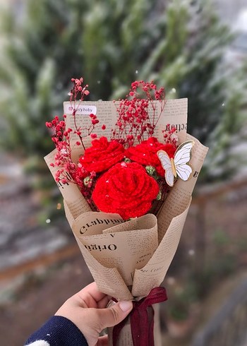 Kırmızı Renkli Çiçek Buketi Hediyesi - Görsel 3