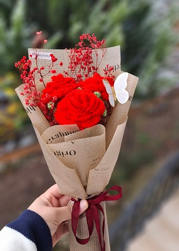 Kırmızı Renkli Çiçek Buketi Hediyesi - Görsel 2