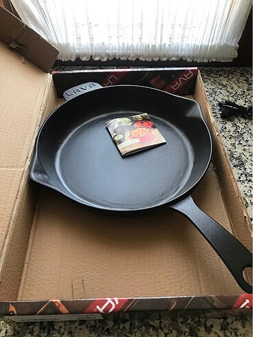 Lava döküm tava