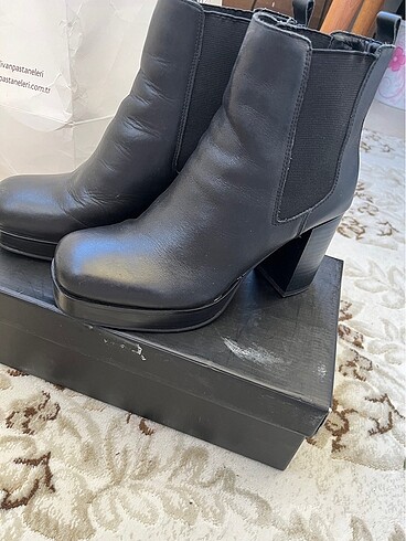 37 Beden Zara bot çizme