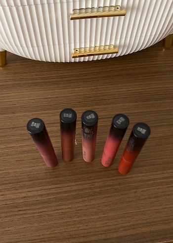 Beden Maybelline ultimate matte ruj 5li az kullanılmış