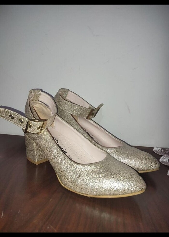 Gold rengi ayakkabı topuklu ayakkabı  - Görsel 2