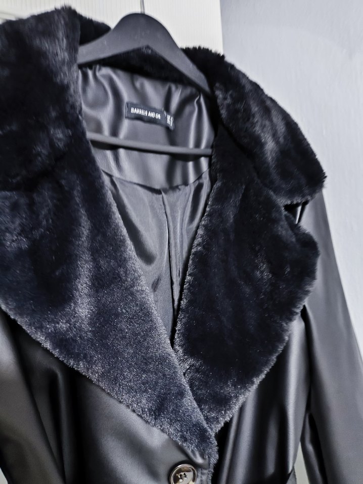 Kürk Detaylı Siyah Deri Uzun Kadın Kaban - Görsel 4