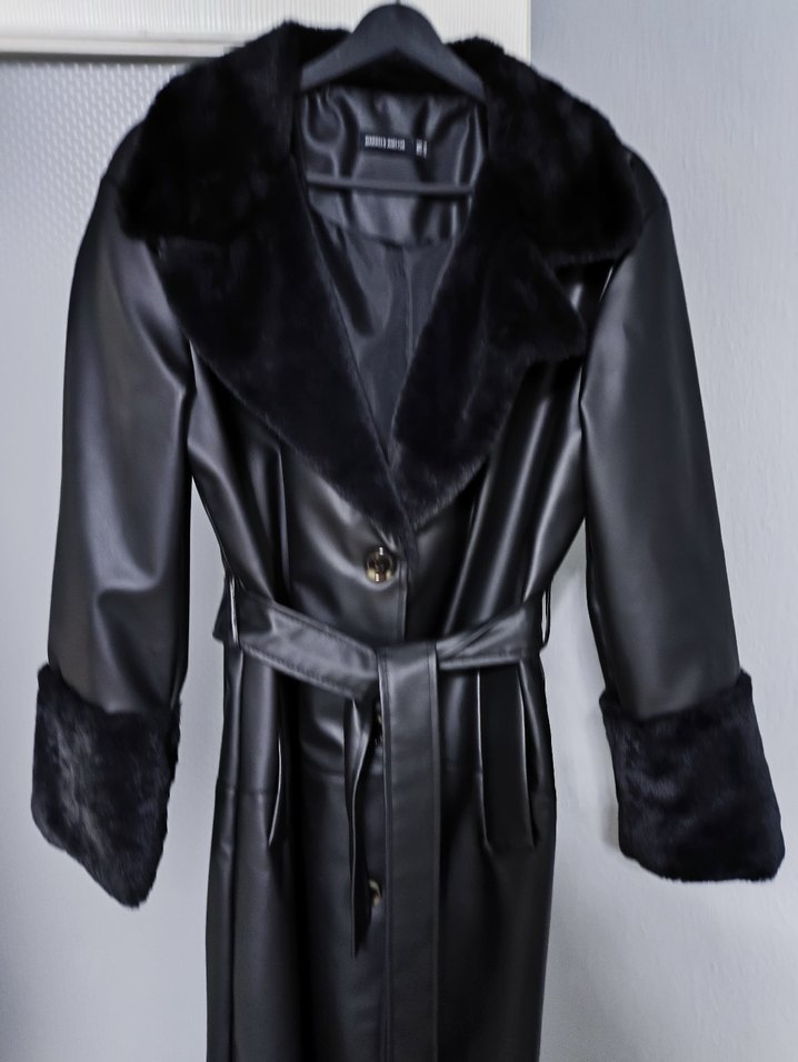 Kürk Detaylı Siyah Deri Uzun Kadın Kaban - Görsel 2