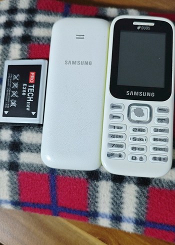 Beyaz Samsung Tuşlu Telefon - Görsel 5