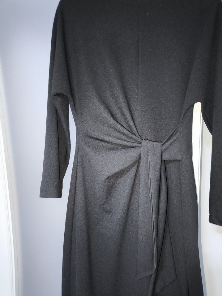 Uzun Siyah Kemerli Kadın Elbise - Görsel 2