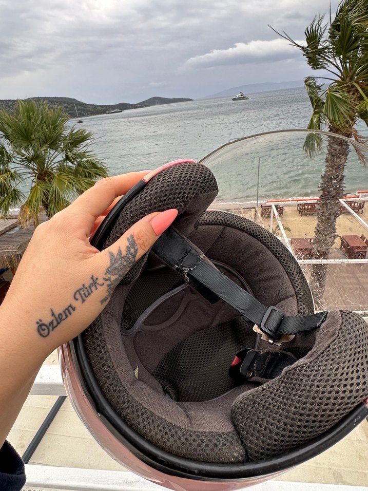 Pembe Parlak Camlı Motosiklet Kaskı - Görsel 4