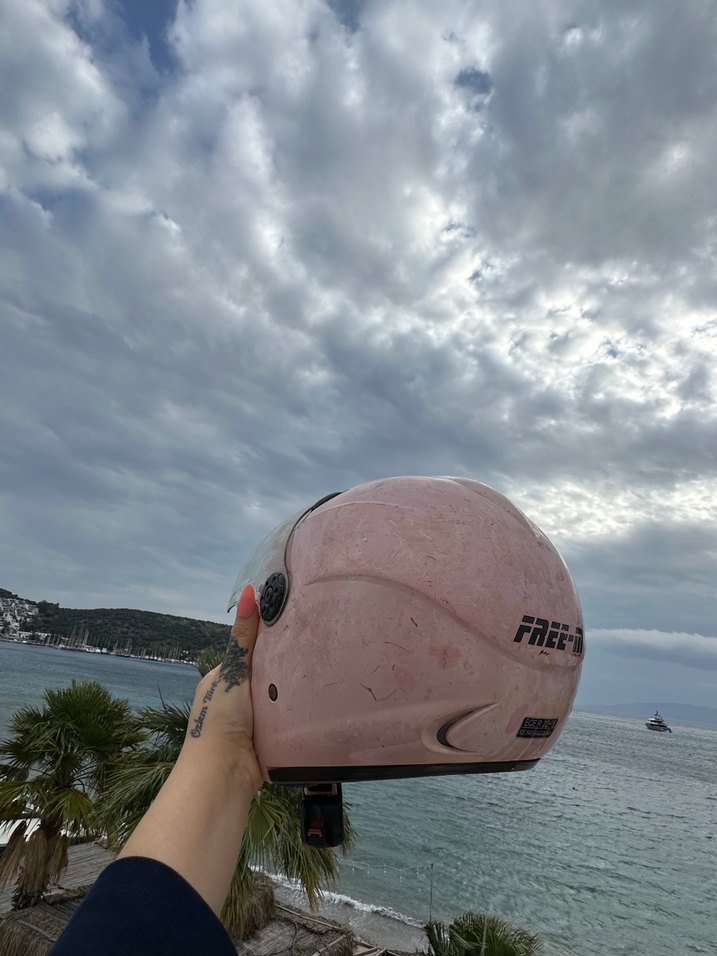 Pembe Parlak Camlı Motosiklet Kaskı - Görsel 2