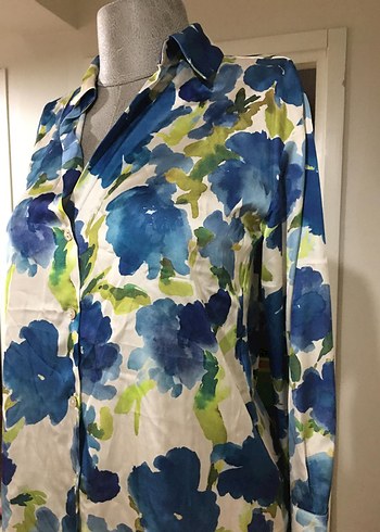 Mavi Batik Desenli V Yaka Kadın Gömlek - Görsel 5