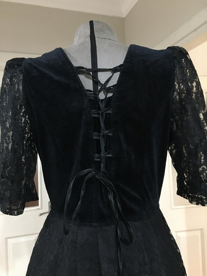 Bavyera Alman Gotik  Elbise - Görsel 5