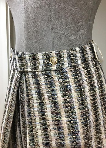 Gri Çizgili Pilili Mini Etek - Görsel 2