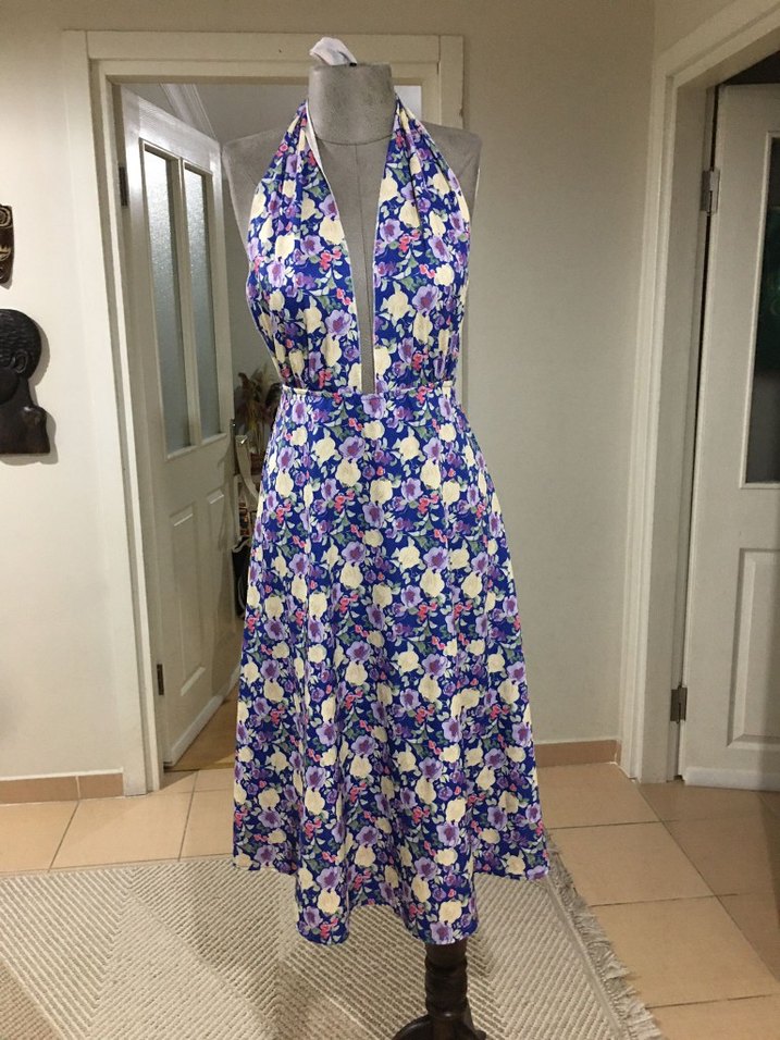 Mavi Çiçek Desenli V Yaka Salaş Elbise - Görsel 2