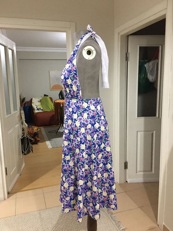 Mavi Çiçek Desenli V Yaka Salaş Elbise - Görsel 4