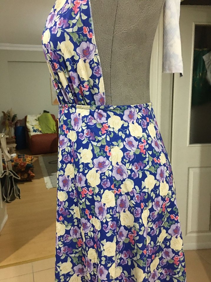 Mavi Çiçek Desenli V Yaka Salaş Elbise - Görsel 5