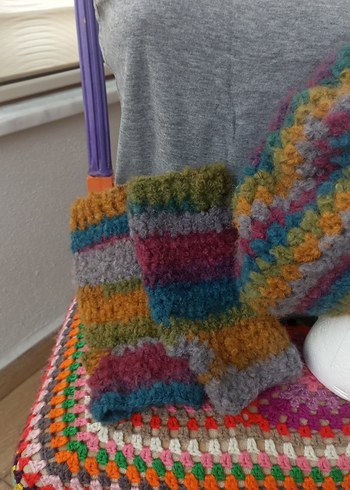 Renkli Bohem Örgü ressam sapkası,boyunluk eldiven - Görsel 4