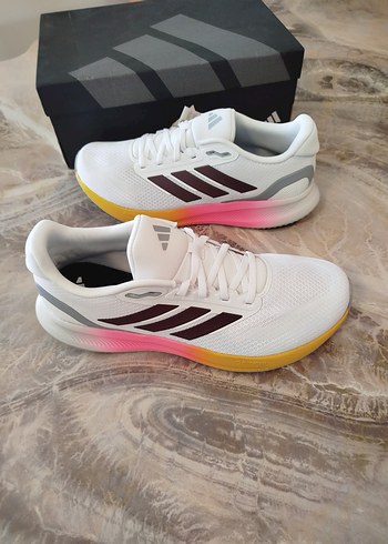 Beyaz Spor Ayakkabı Renkli Tabanlı - Görsel 6